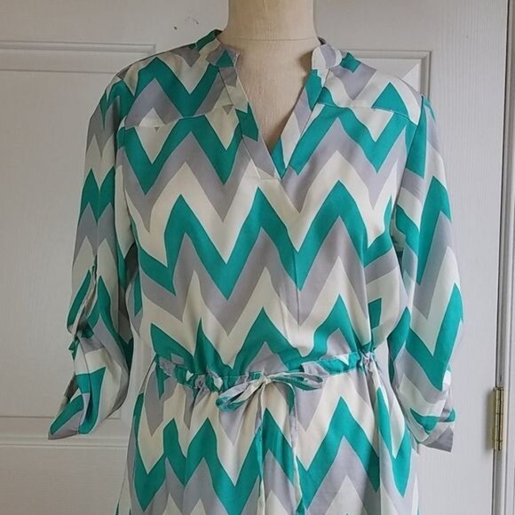 Tacera Dress Chevron Green Gray Tab Sleeve V Neck Women's WOMAN'S SIZE Medium - Picture 3 of 12